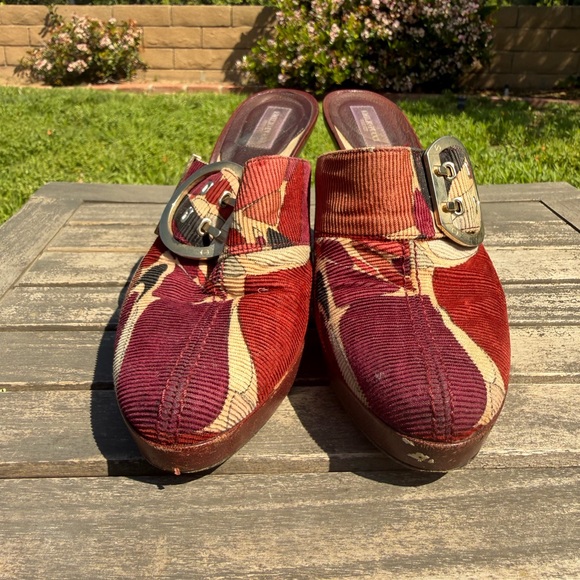 Emilio Pucci Shoes - Emilio Pucci Red and Cream Patterned Velvet-Textured Mules